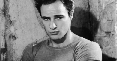 How did Marlon Brando die cause of death age of death